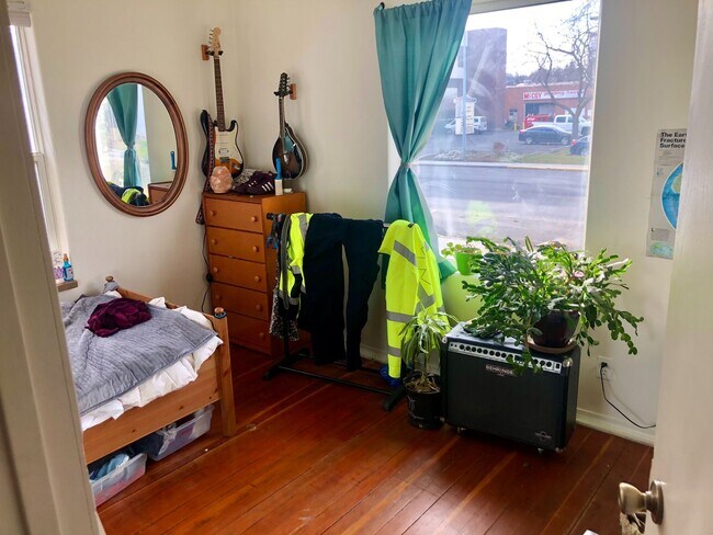 Foto del edificio - 614 S Washington St