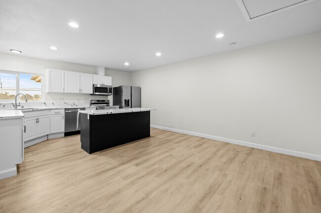 Foto del edificio - 5529 Dorothy Dr