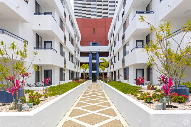 Courtyard - 600 Front Street Apartments