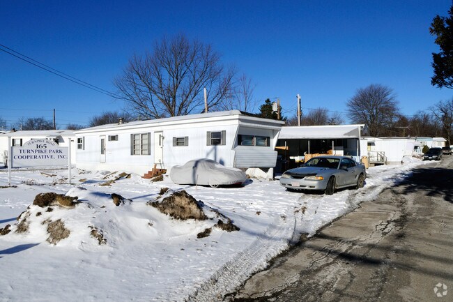 Building Photo - 165 Turnpike Rd
