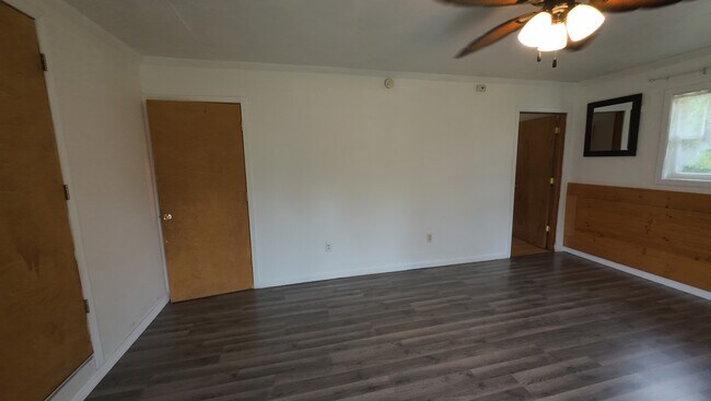 Foto del edificio - 4540 Lake Pleasant Rd S