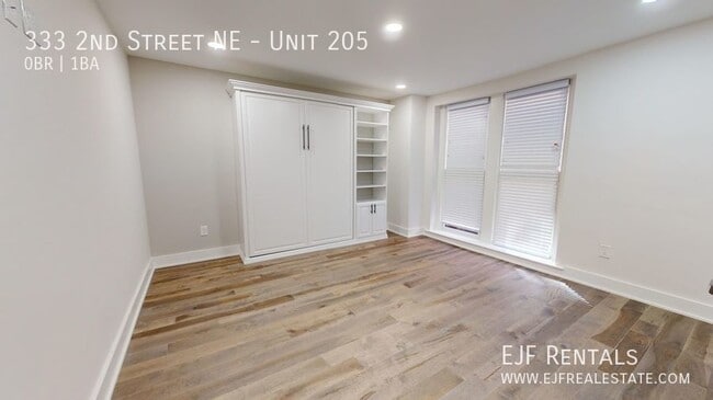 Building Photo - Capitol Hill Studio Apartment-Updated Kitc...
