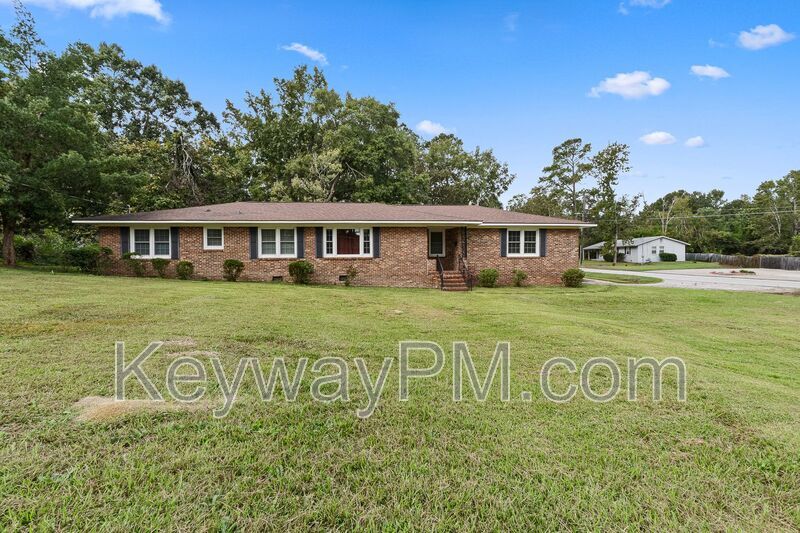 Foto principal - 1001 Beverly Heights Dr