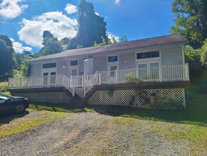 Building Photo - 129 Springbrook St