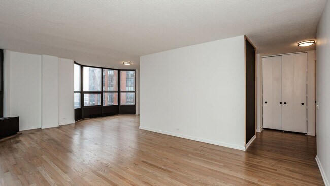 Foto del edificio - 899 S Plymouth Ct