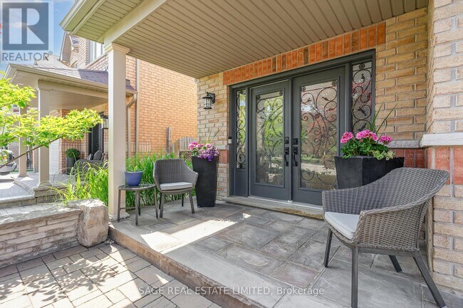Photo du bâtiment - 15077 Danby Rd