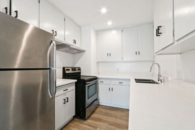 Foto del edificio - 847 6th St in Santa Monica  - steps to Mon...