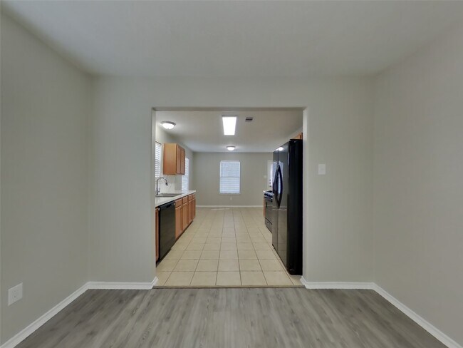 Foto del edificio - 7215 Lazy Summer Ct