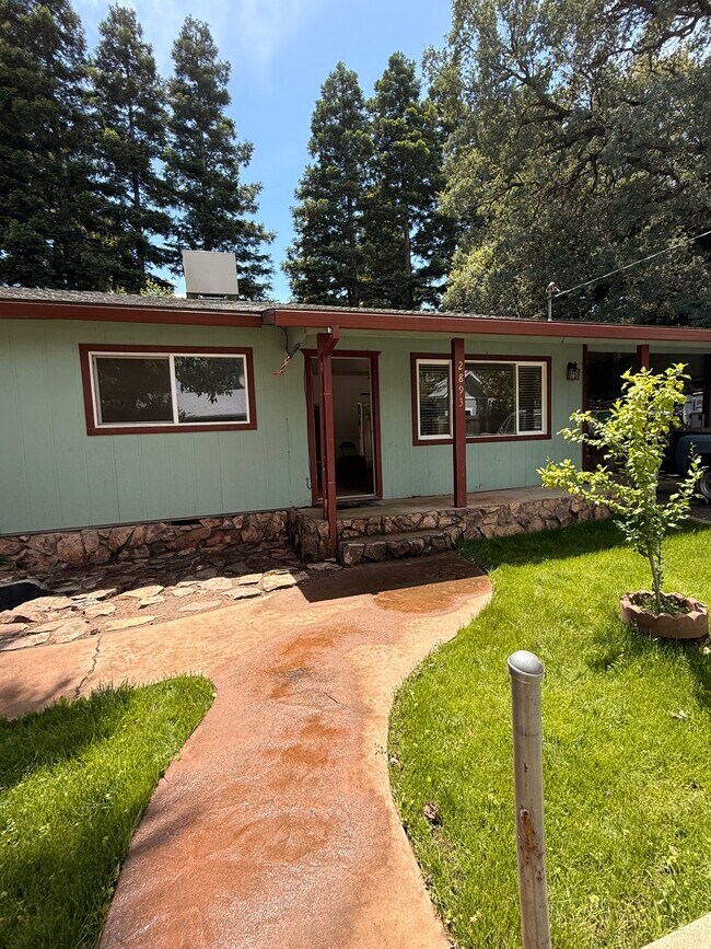 Foto del edificio - 2893 Reservoir Ln