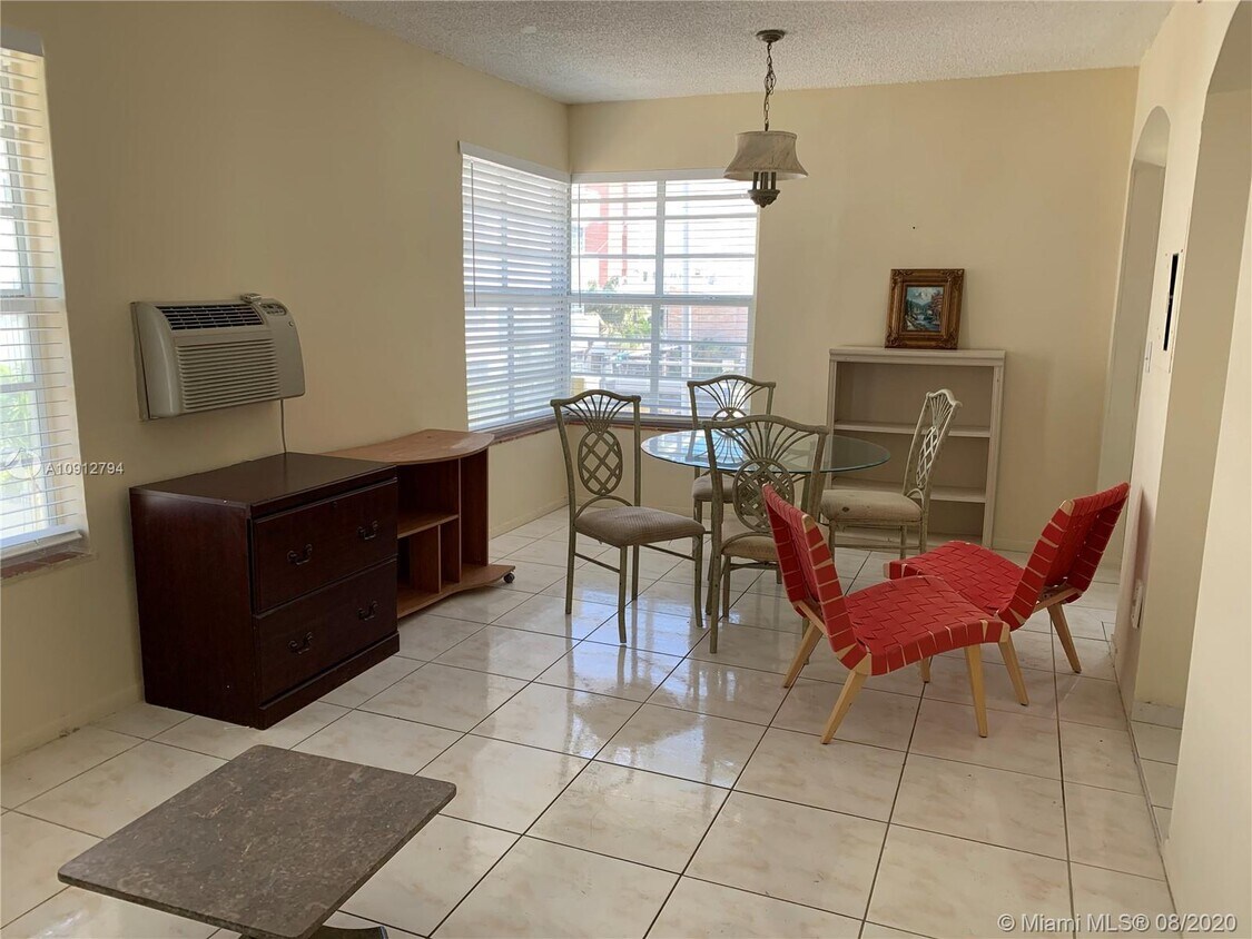 Primary Photo - 4025 Indian Creek Dr