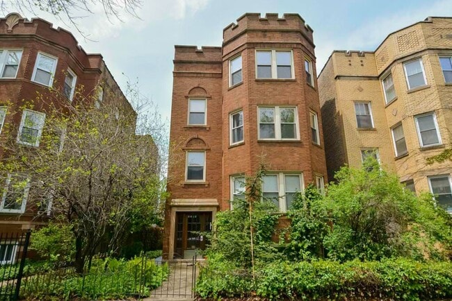 Building Photo - 6218 N Bell Ave