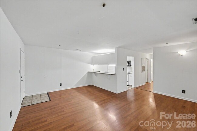 Building Photo - 9535 University Terrace Dr
