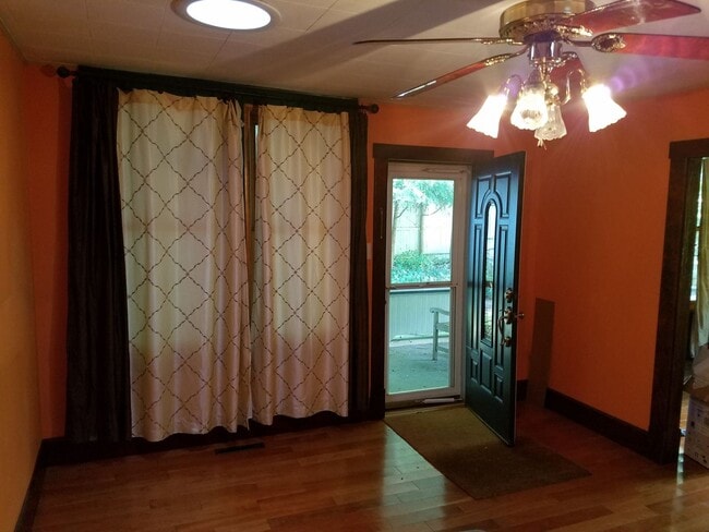 Building Photo - 3 br, 1.5 bath House - 855 Opekiska Rd.