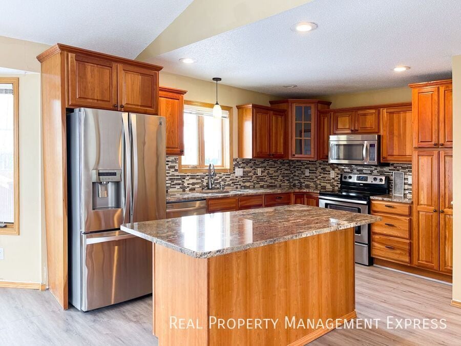 Primary Photo - 4 Bedroom 3.5 Bathroom Single Family Townh...