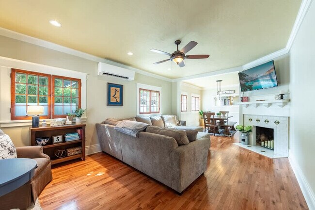 Foto del edificio - 713 W Woodland Dr