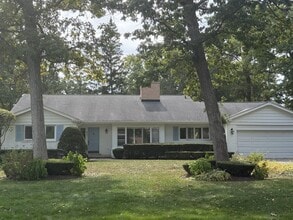 Building Photo - 687 Linden Ave