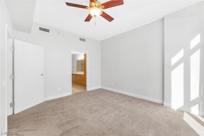 Building Photo - 200 W Sahara Ave