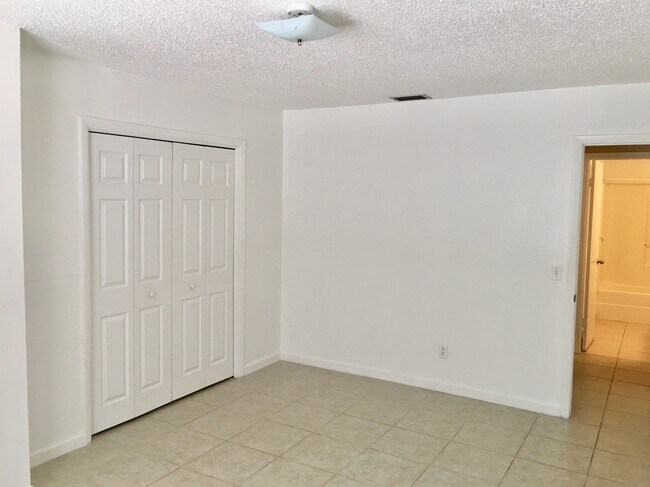 Foto del edificio - 434 E Washington St