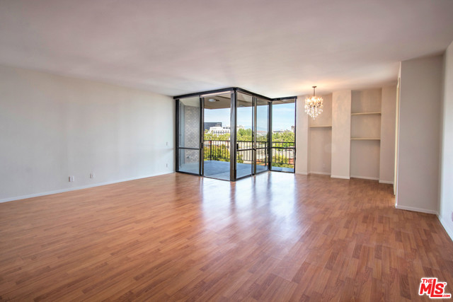 Building Photo - 211 S Spalding Dr