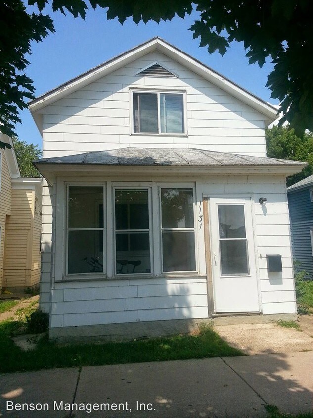 Primary Photo - 3 br, 1 bath Room For Rent - 1131 Pine Street