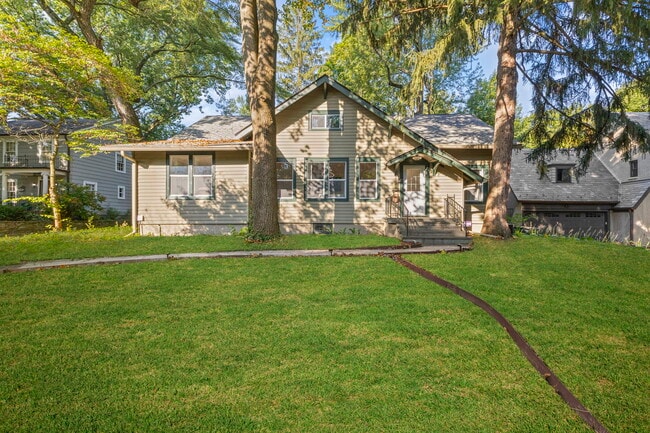 Photo - 3750 Totem Ln House