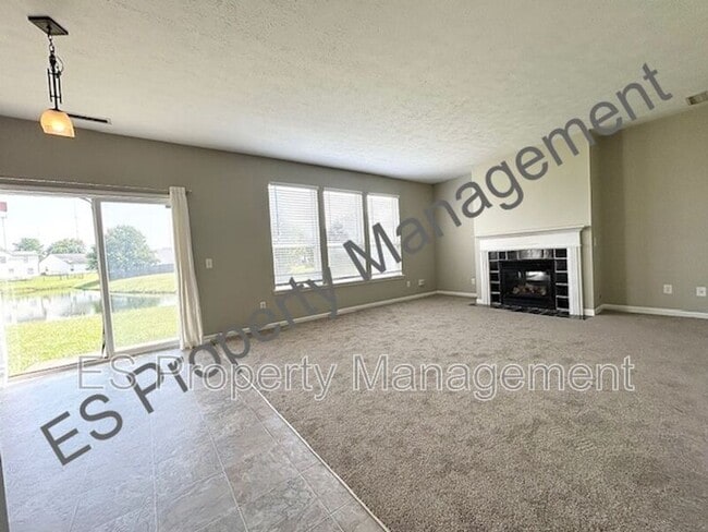 Building Photo - 6647 Crestwell Ln