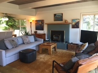 Great room - 598 Northern Ave