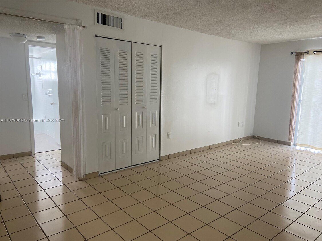 Primary Photo - 1337 NW 1st St