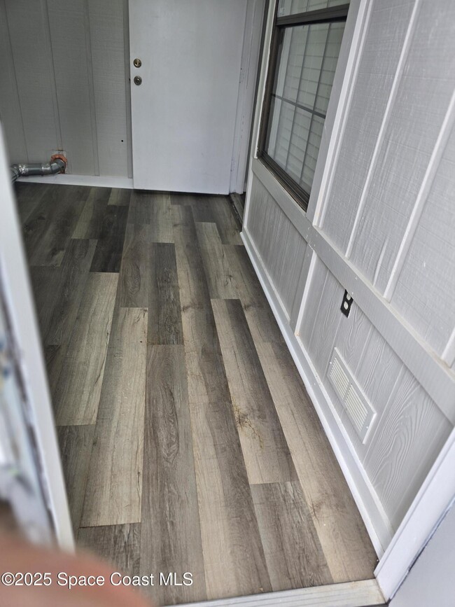 Building Photo - 1365 N Courtenay Pkwy