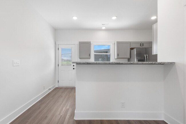 Building Photo - 3854 Jockey Dr