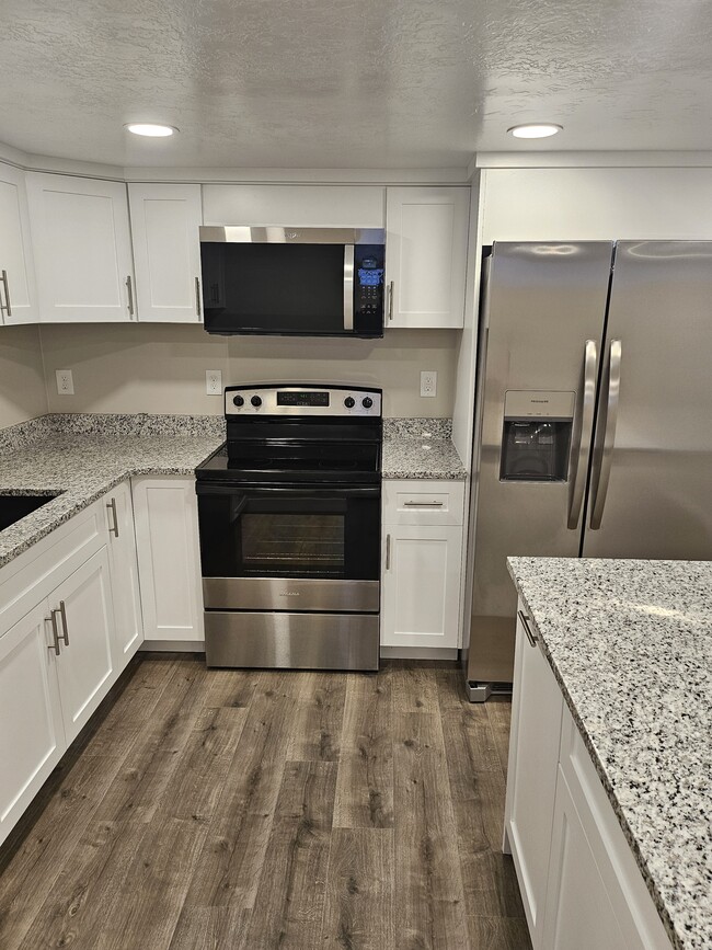 Building Photo - 3503 Quincy Ave