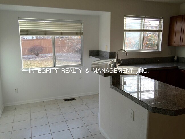 Building Photo - 4 Bed/ 3 Bath, 1741 Sqft - 10359 Woodrose ...