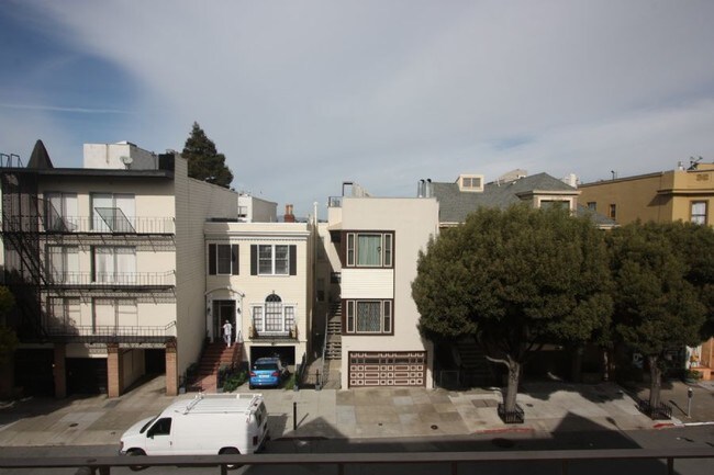 Building Photo - 1611 Vallejo St
