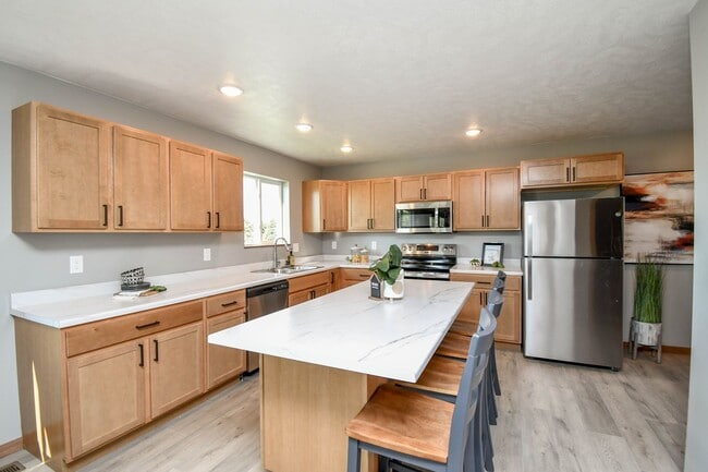 Building Photo - 3900 S Caballo Ct