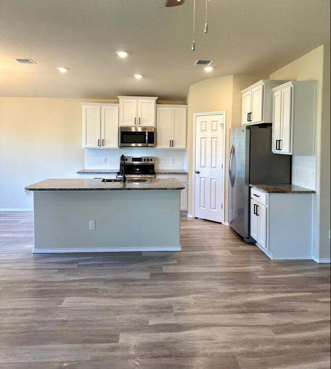 Building Photo - 3008 Keathley Dr