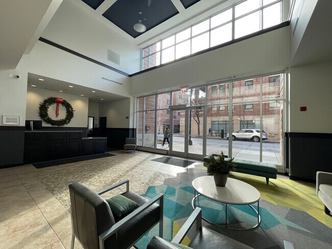 Foto del edificio - 950 W Monroe St