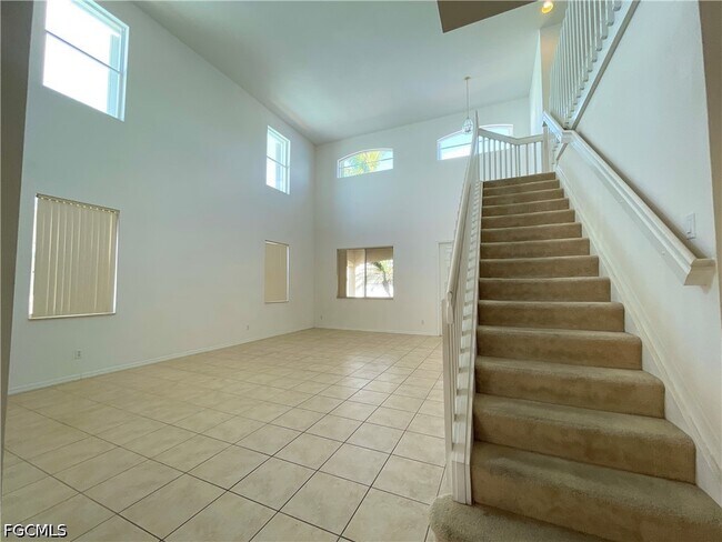 Foto del edificio - 17038 Tremont St