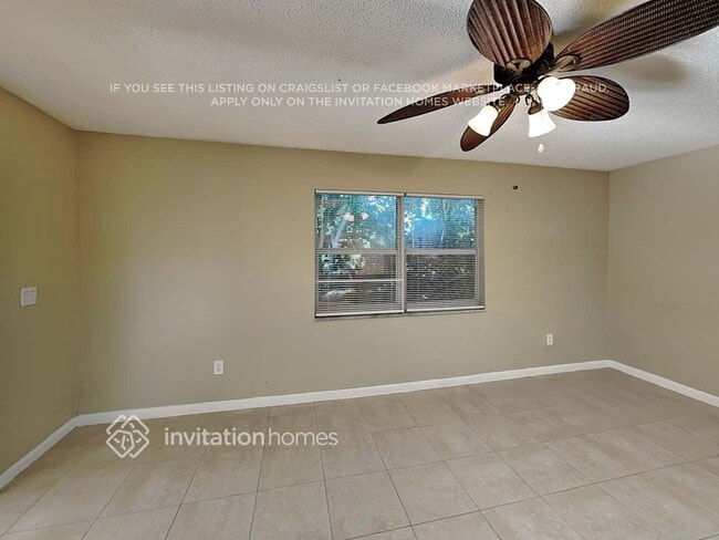 Foto del edificio - 1231 Essex Dr