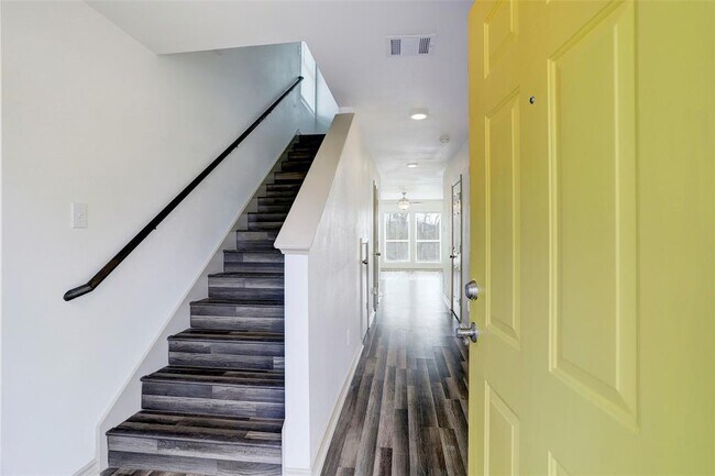 Foto del edificio - 8109 Corinth St