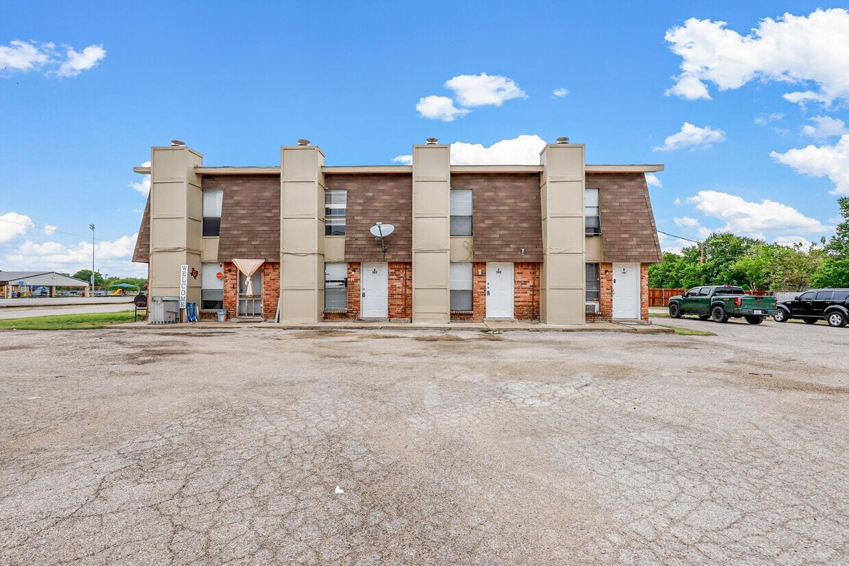 Foto principal - 302 N Race St