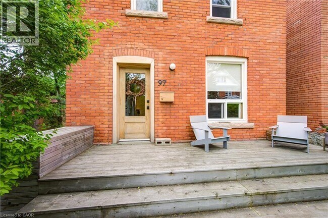 Photo du bâtiment - 97 Gladstone Ave