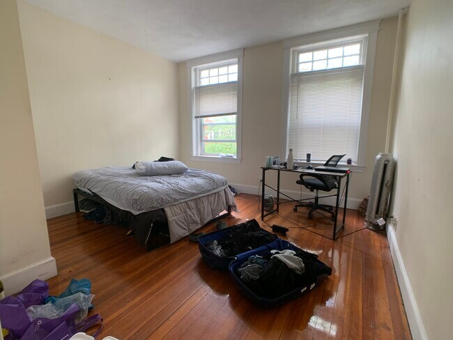 Building Photo - 14 Strathmore Rd