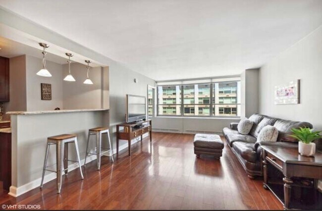 Foto del edificio - 3550 N Lake Shore Dr
