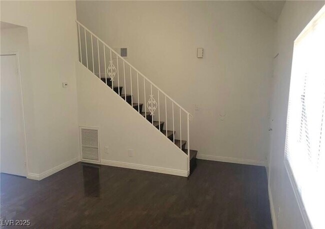 Foto del edificio - 5235 Gray Ln