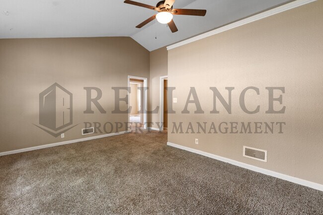 Foto del edificio - 2118 E 1st St N