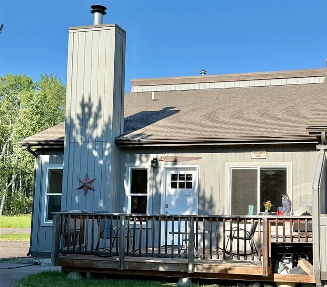Building Photo - 72 Crestwood Dr