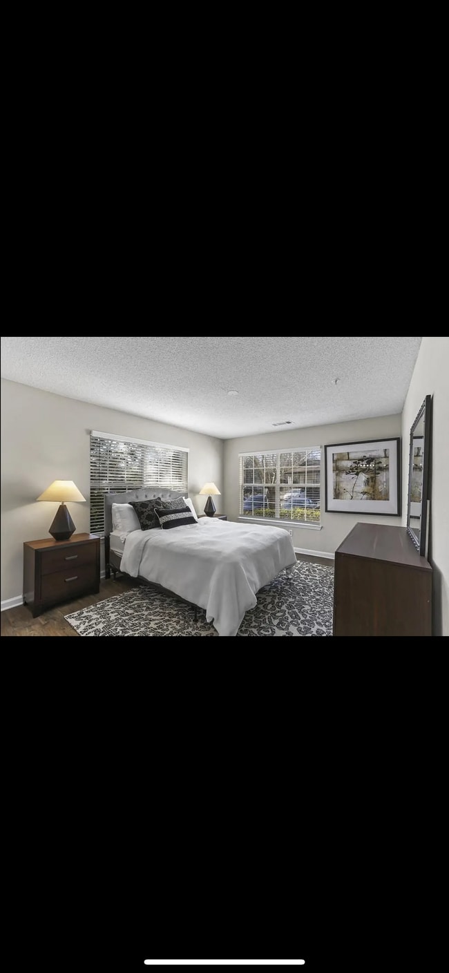 Building Photo - 1505 Lake Knoll Dr NW
