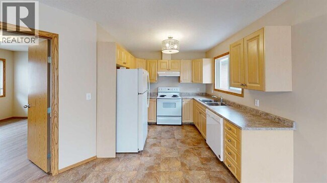 Photo du bâtiment - 9909-9109 109 Ave