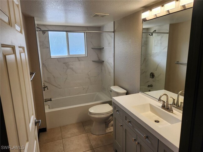 Building Photo - 8284 Key Royal Cir