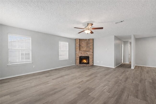 Building Photo - 4380 W Thrasher Dr